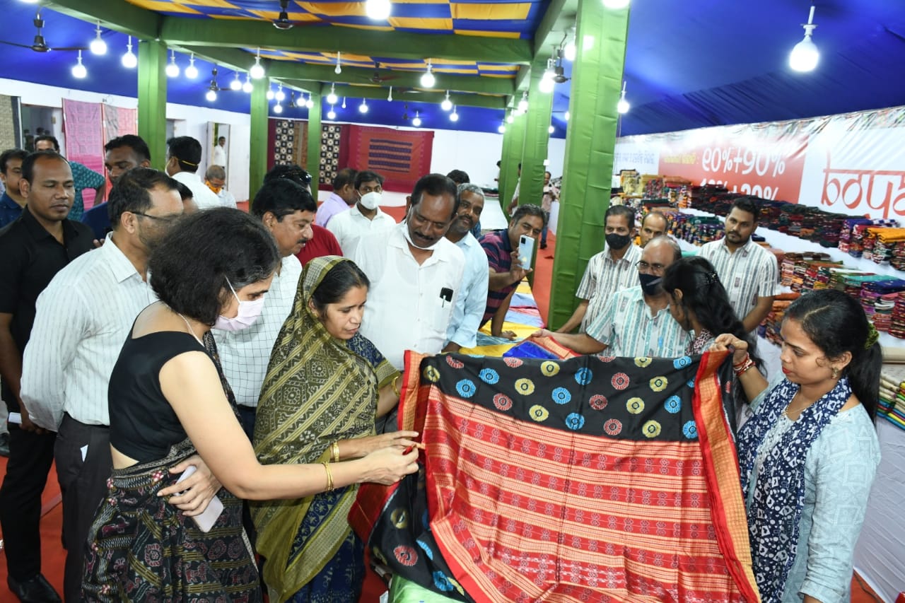 National Handloom Expo Begins in Bhubaneswar