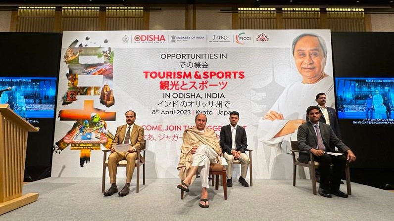 Odisha CM meets the tourism and sports sector delegates in Kyoto