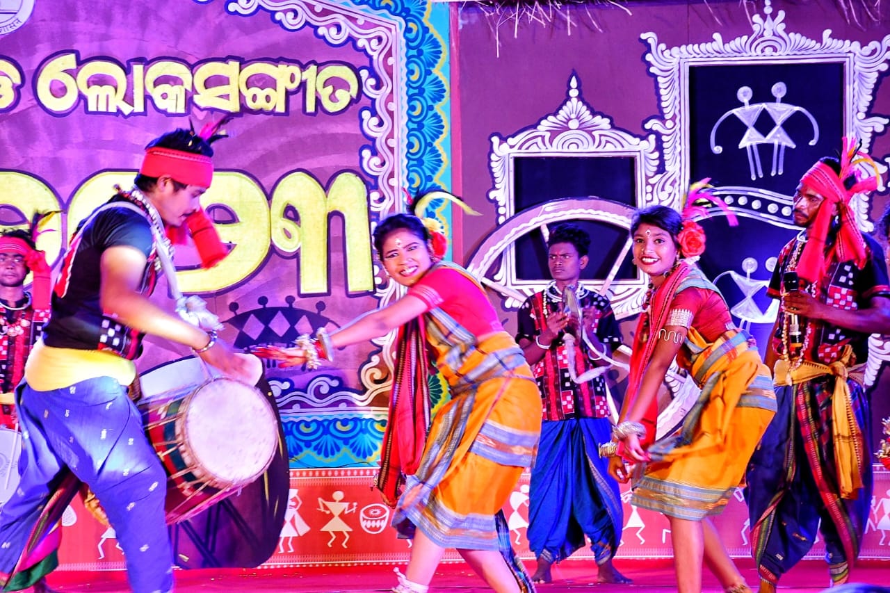 Odisha CM Announces Significant Remuneration Increase for Folk Artists