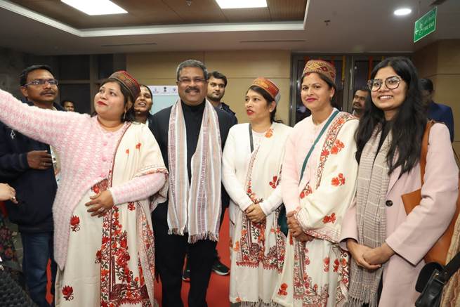 Union Minister Dharmendra Pradhan Engages with Skill-trained Entrepreneurs
