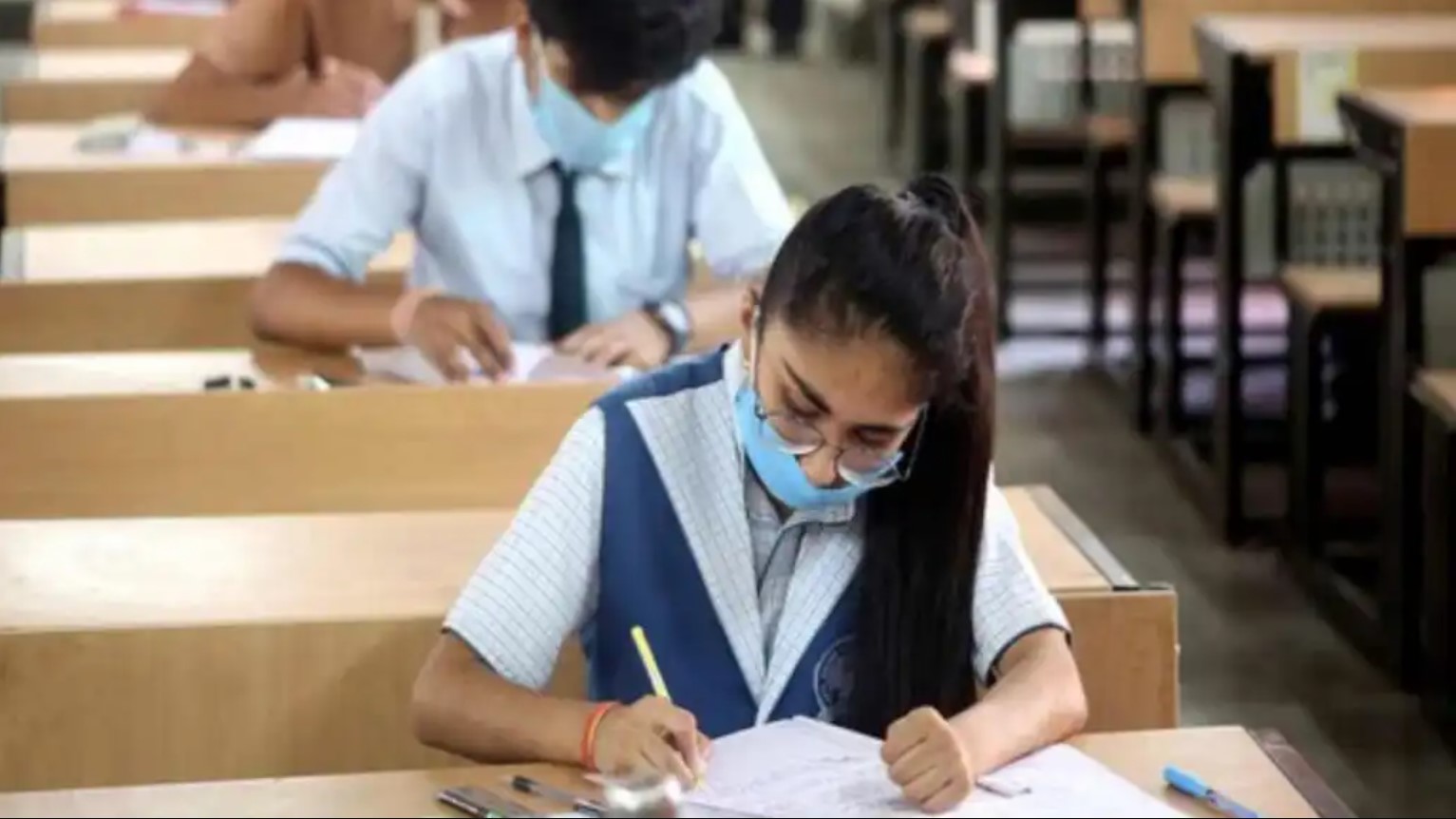 CBSE Introduces Biannual Board Exams from 2024-25 Academic Year