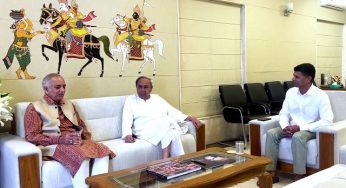  Puri Gajapati Maharaj Meets Chief Minister Naveen Patnaik