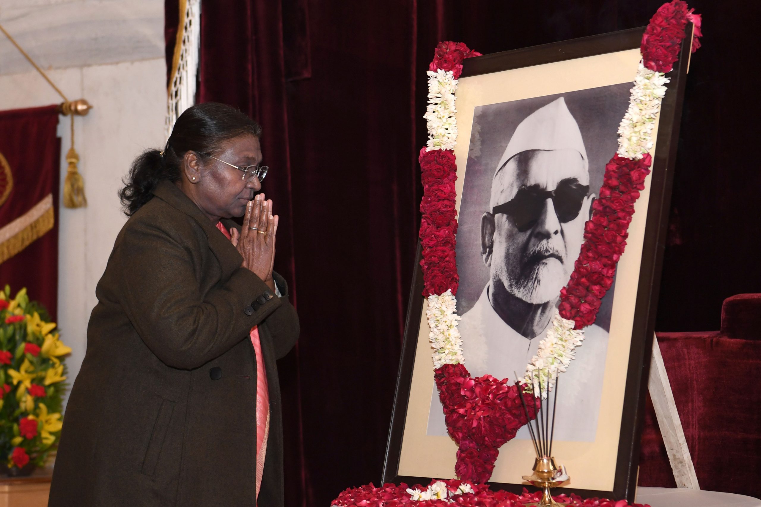 President Droupadi Murmu Honors Legacy Of Former President Dr. Zakir ...