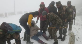 Sudden Snowfall Strands 500 Tourists in East Sikkim; Trishakti Corps Rescues Stranded Travelers