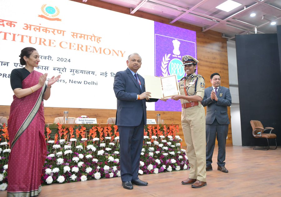 Biju Patnaik State Police Academy’s Training Head, IGP Shyni S, Honored with DGP Disc Award
