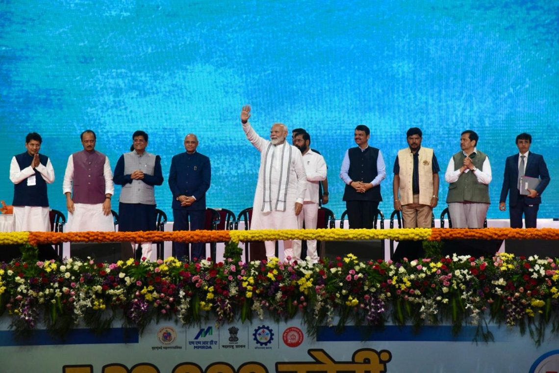 PM Narendra Modi Lays Foundation Stones for Major Infrastructure Projects in Mumbai Worth Rs 29,400 Crores