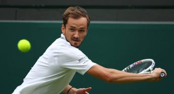 Medvedev Advances to Wimbledon Semifinals After Defeating Sinner in Marathon Battle