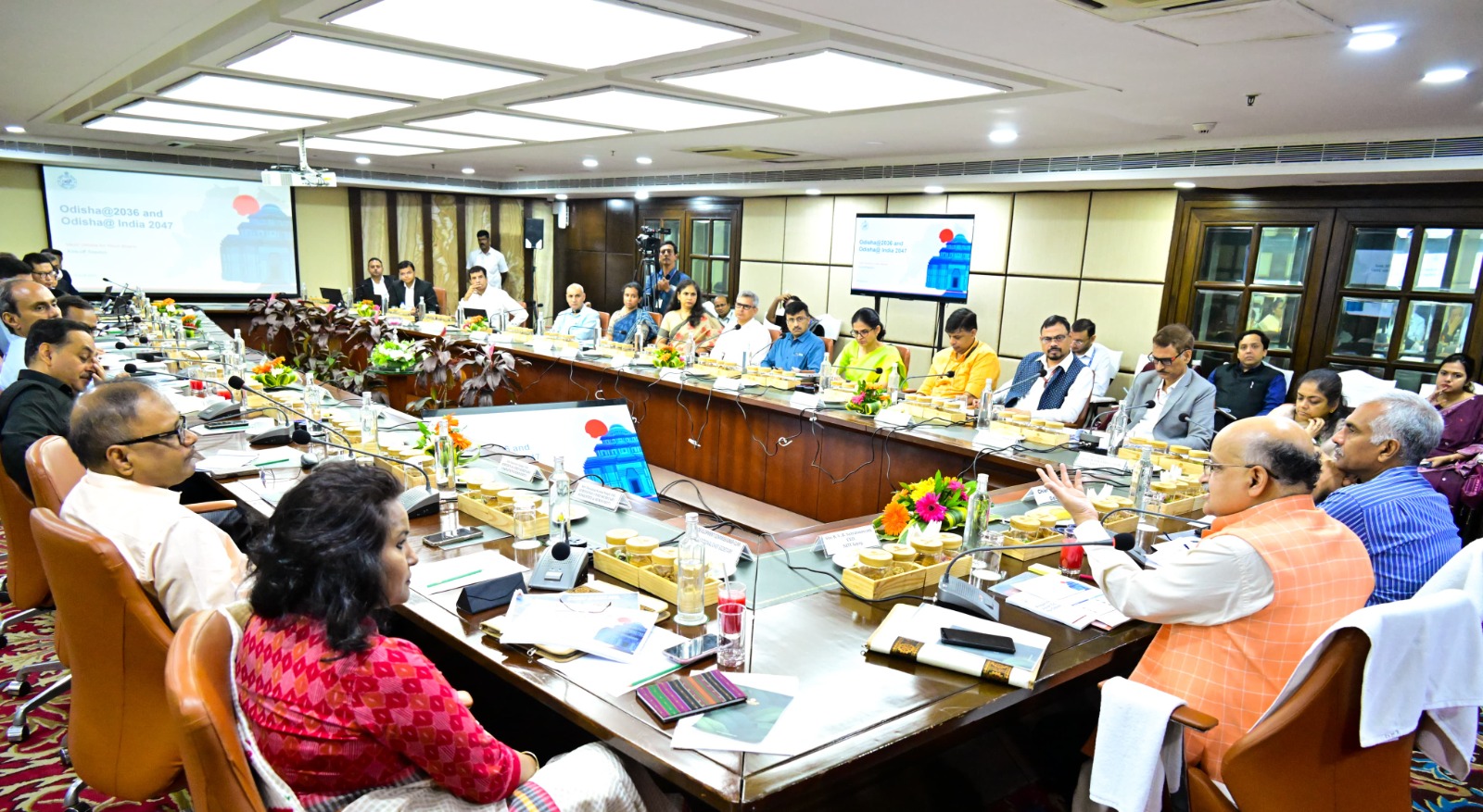 NITI Aayog CEO Meets Odisha CM: Collaborative Effort for Vision Documents