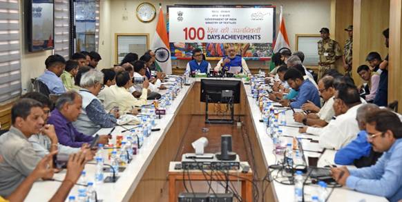 Union Minister Giriraj Singh Outlines Ambitious Growth Plans for Textile Industry, Targets US$350 Billion by 2030