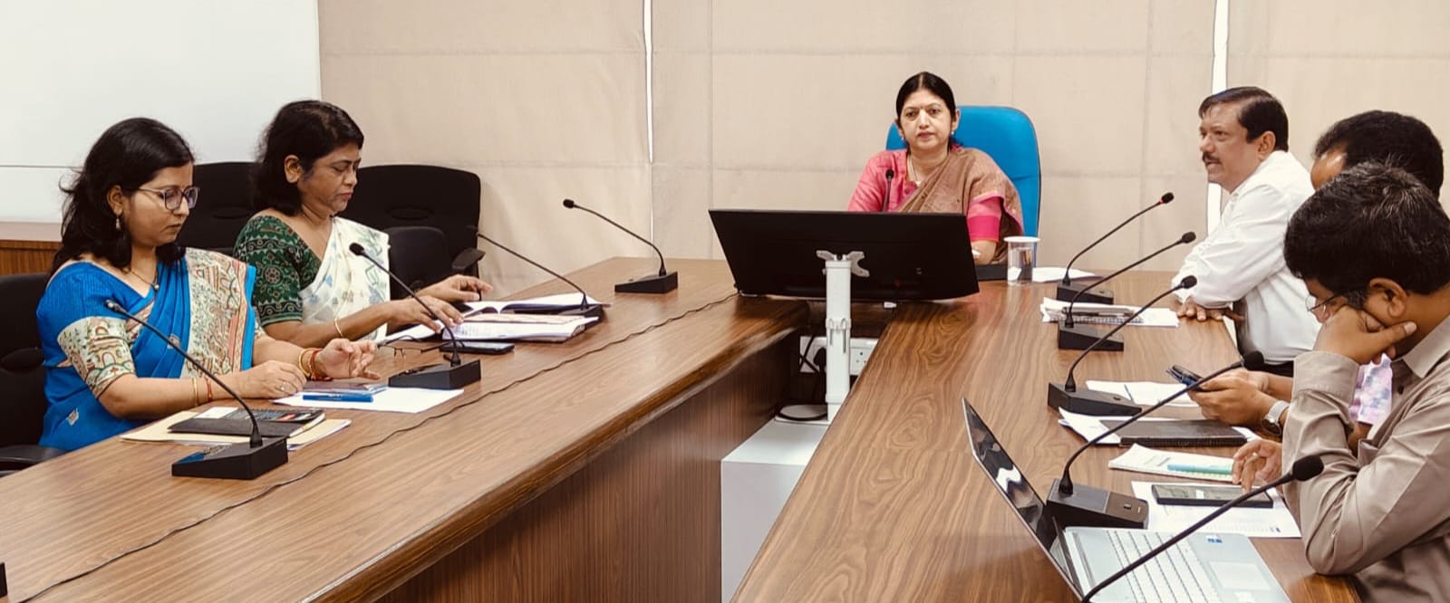 Housing and Urban Development Department Holds Monthly Review Meeting to Fast-Track Urban Projects