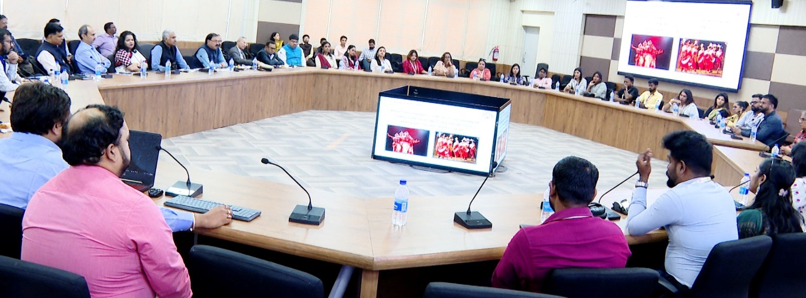 Odisha Hosts International Media Delegation Ahead of Pravasi Bharatiya Divas