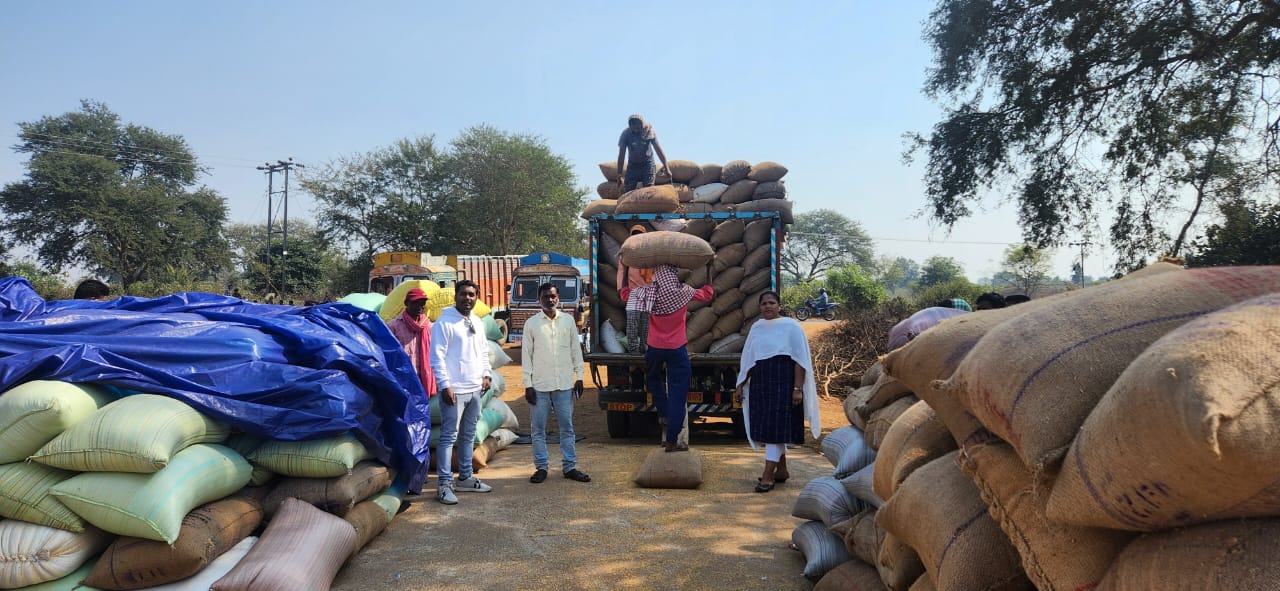 Govt Keeps Strict Vigil on Out-of-State Paddy Vehicles