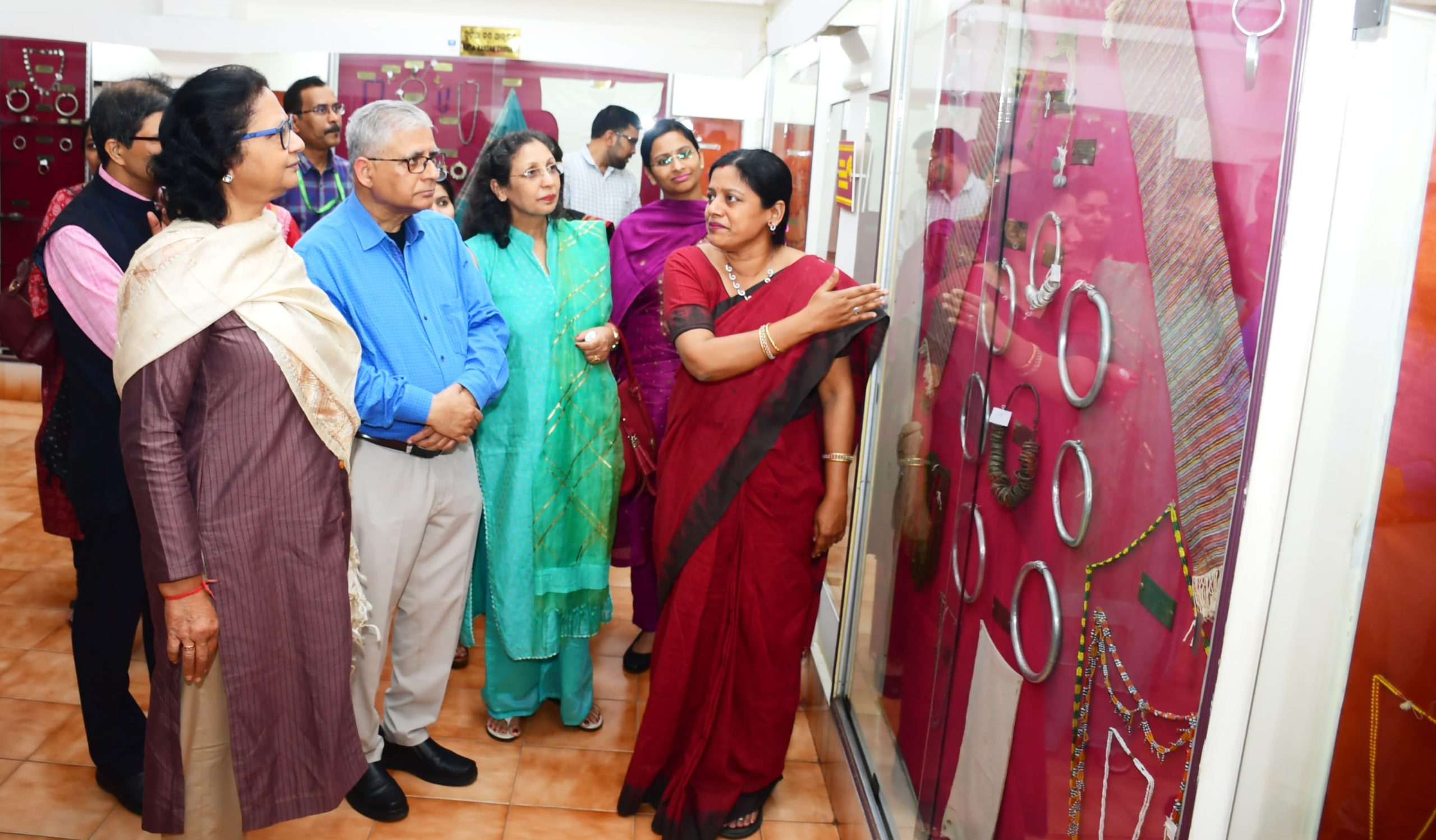 16th Finance Commission Visits Odisha, Impressed by Tribal Culture and Sports Infrastructure