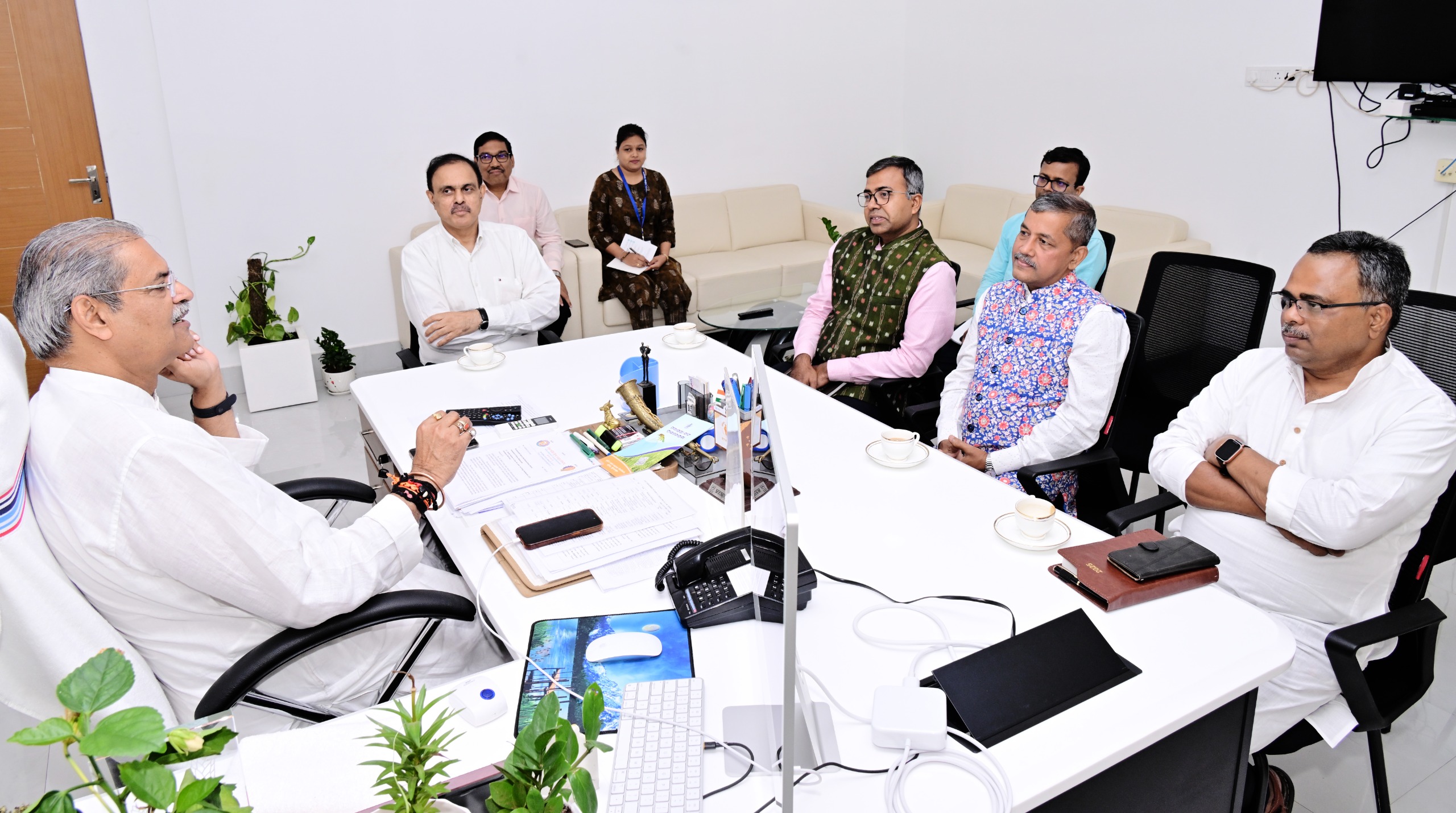 Deputy CM KV Singh Deo Meets State Finance Commission, Discusses Economic Strengthening