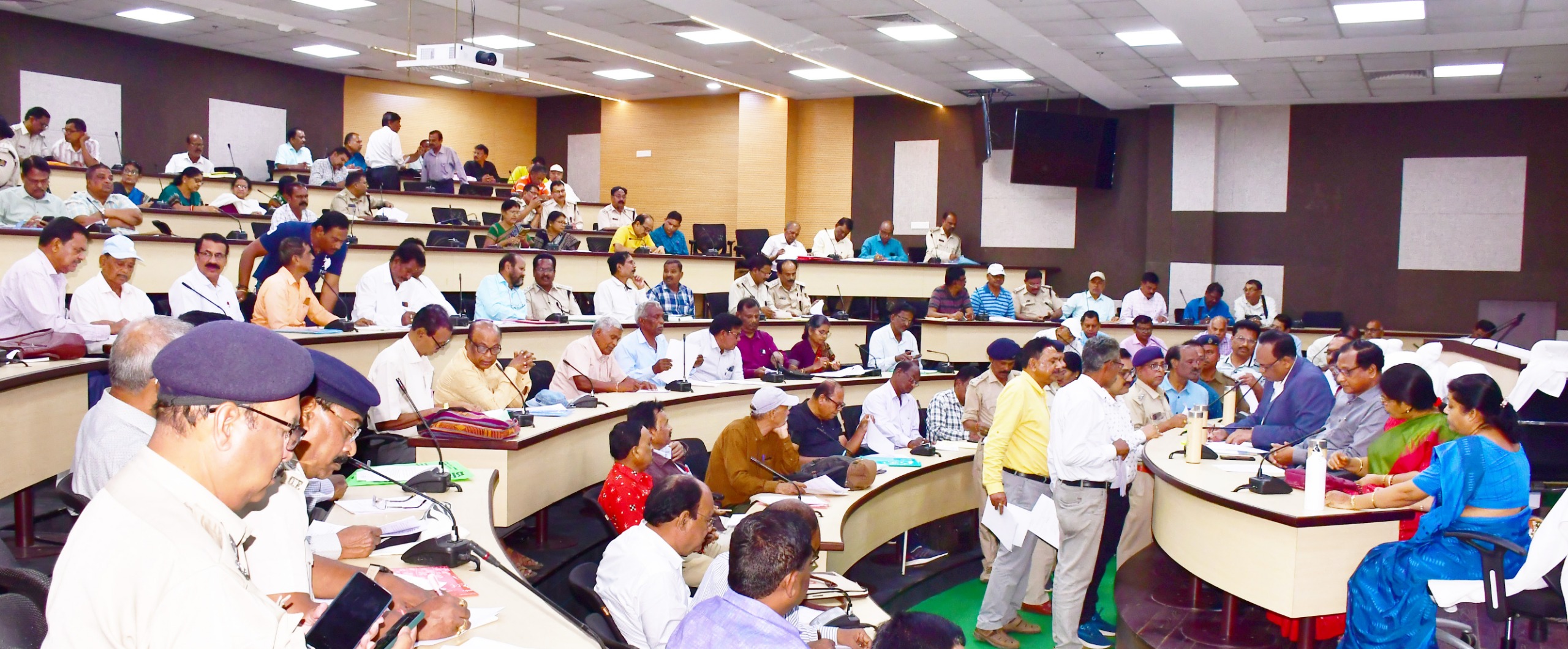 Union Food Secretary Visits Odisha, Assures Central Support for Paddy Procurement and PDS