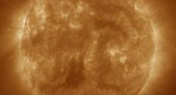 Indian Astronomers Accurately Estimate Thermal and Magnetic Field Structures of Solar Coronal Holes