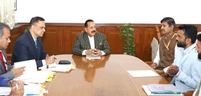 Employees Federation Delegation Meets Jitendra Singh to Discuss Pension Reforms