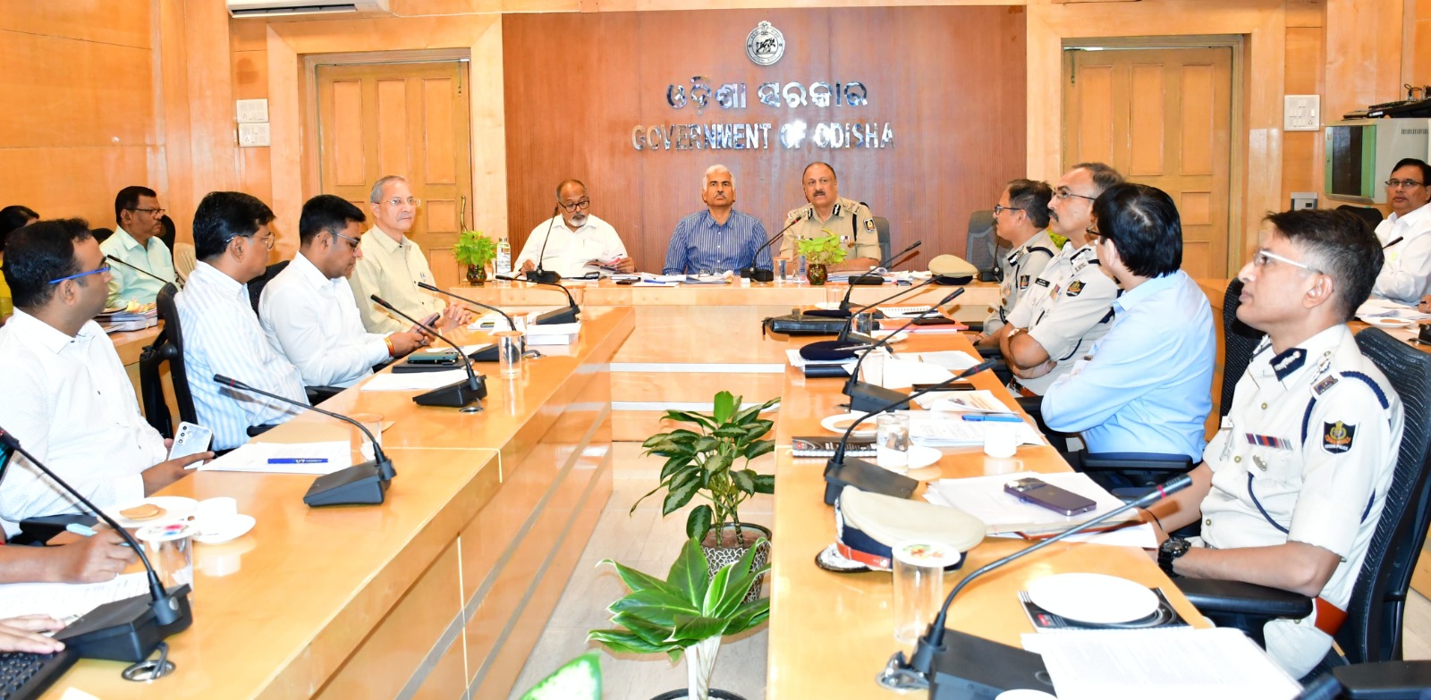 Chief Secretary Manoj Ahuja Chairs High-Level Meeting on Administrative, Security, and Developmental Issues