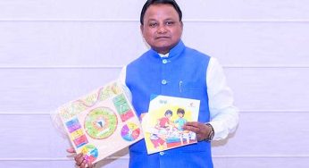 Odisha CM Reviews ‘Jadu Pedi’ Learning Kits to Boost Joyful Learning in Early Grades