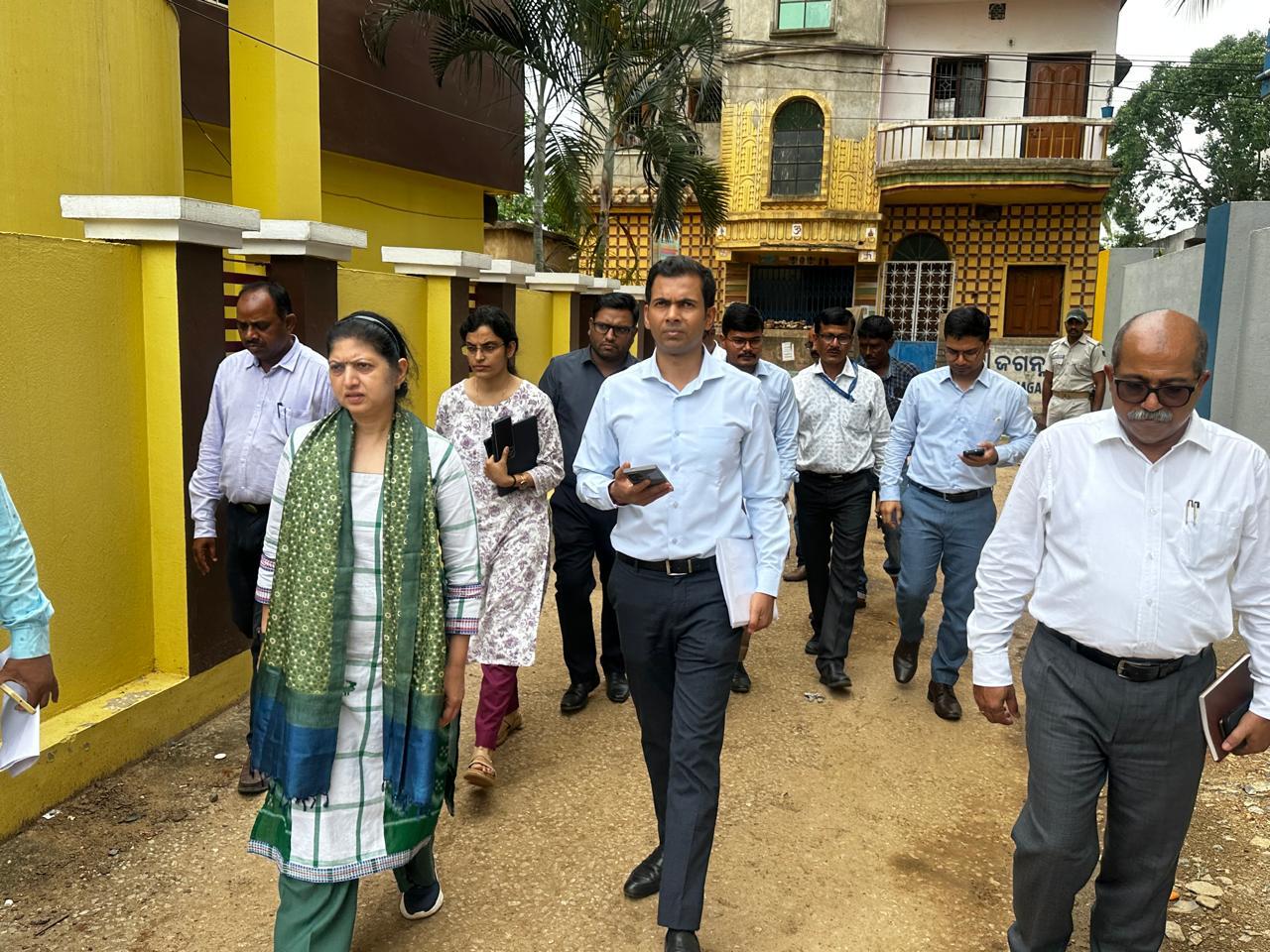 Principal Secretary Usha Padhee Reviews Urban Development and Transport Projects in Keonjhar