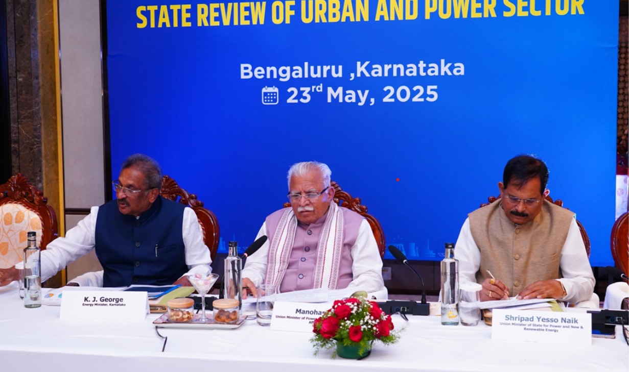 Union Power Minister Manohar Lal Reviews Karnataka’s Power Sector, Calls for Strengthened Reforms and Infrastructure