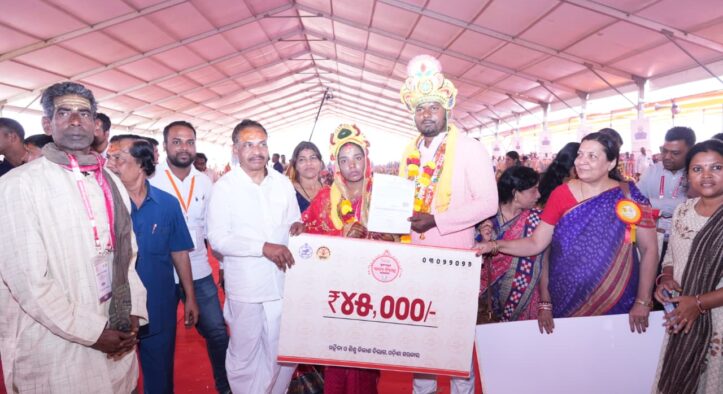 Odisha CM Launches Mukhyamantri Kanya Vivah Yojana at Maa Tara Tarini Temple, 201 Brides Wed