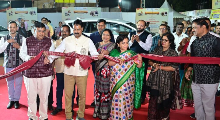 National Level Handloom Expo Opens in Bhubaneswar, Showcasing India’s Rich Weaving Traditions