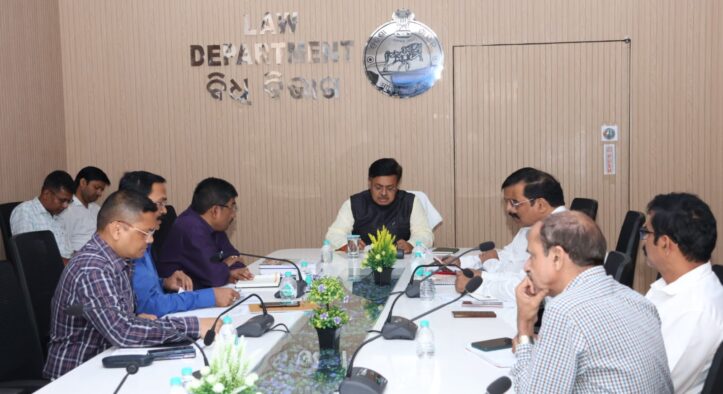 Works Minister Reviews Major Projects, Calls for Speed and Quality in Infrastructure Push