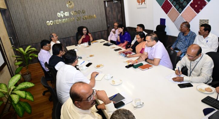 Odisha Reviews Fuel Supply Amid Global Uncertainty, Assures No Shortage