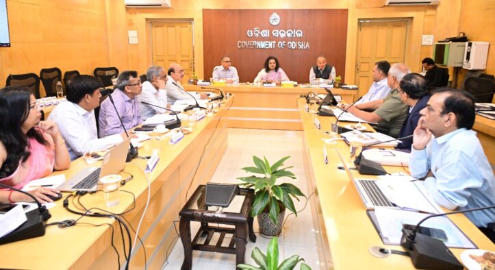 Odisha Targets 3 Lakh Solar Homes, Reviews DISCOM Efficiency