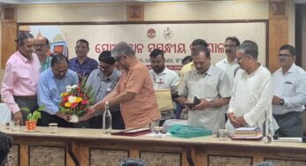 Padma Shri Mahendra Kumar Mishra Felicitated by Odia Virtual Academy