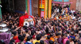 Rain fails to dampen spirit as lakhs join Puri Rath Yatra